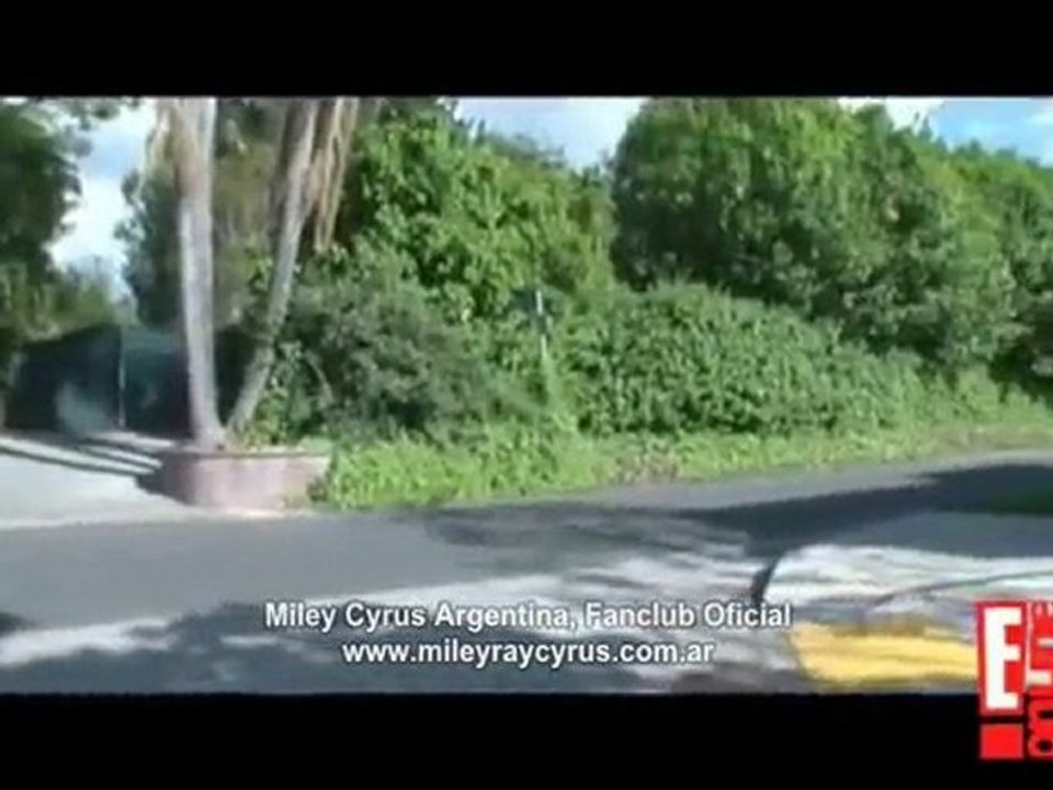 E! Online - Miley's New House