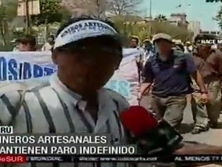 Mineros artesanales mantienen el paro indefinido en Perú