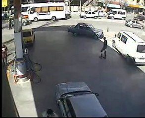 kaza yaşlı adama otobüs çarpma