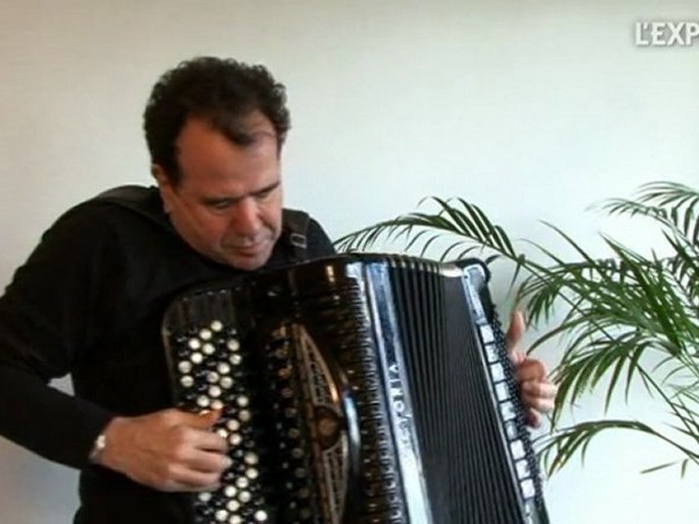 Richard Galliano reprend Bach à l'accordéon - Vidéo Dailymotion