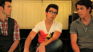 Jonas Brothers are Going Barefoot for One Day Without Shoes!
