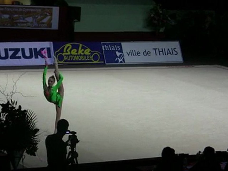 Internationaux Thiais 2010 - Laura JUNG GER - Massues