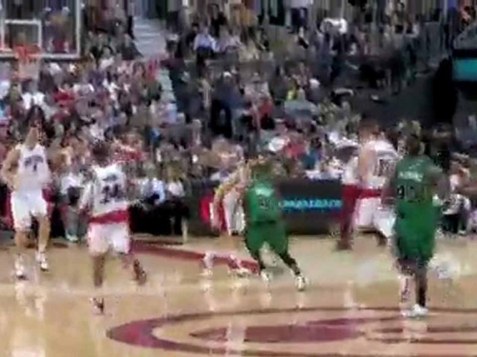 Rajon Rondo makes a great move in the lane for two.