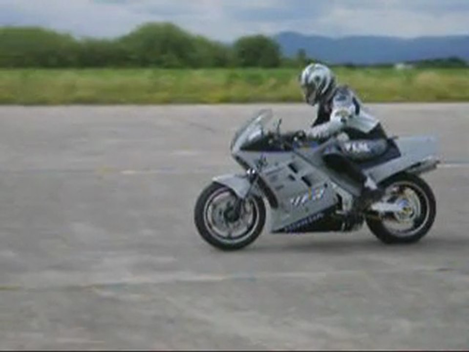 VFR 750 Piste - premier tour de roue 02