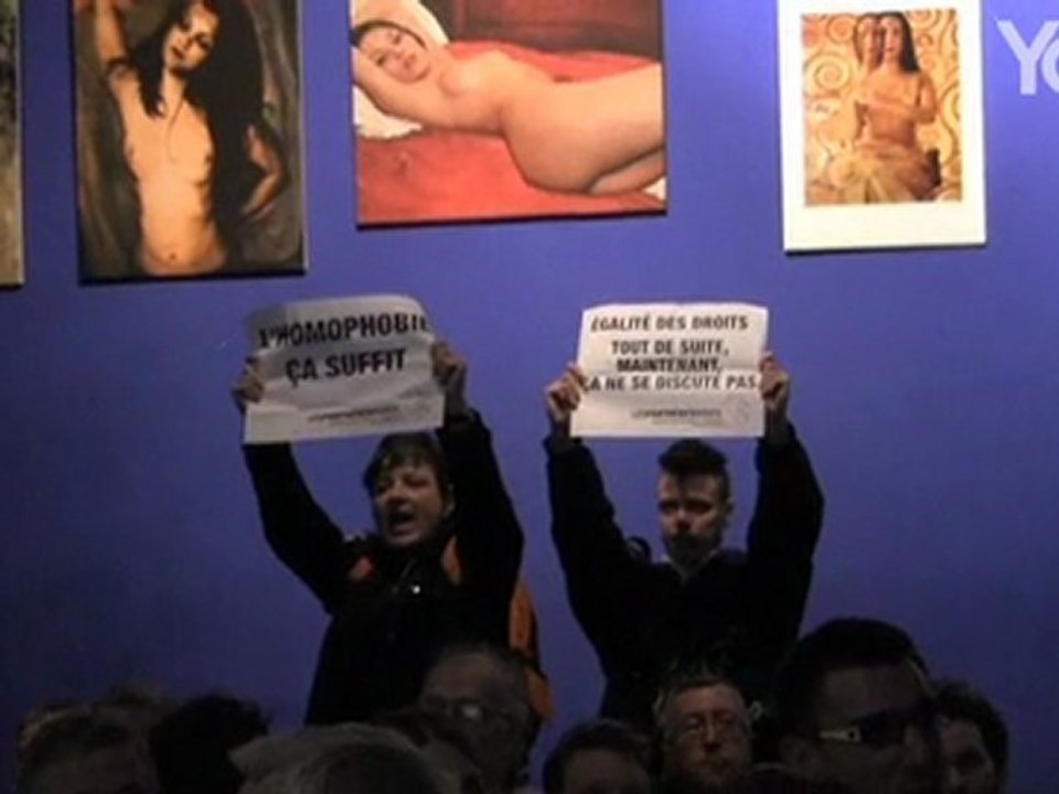 Act Up-Paris et Les Panthères roses zappent Christine Boutin