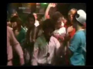 Bailar mal está bien