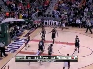 Amar'e Stoudemire slashes through the lane and finishes with