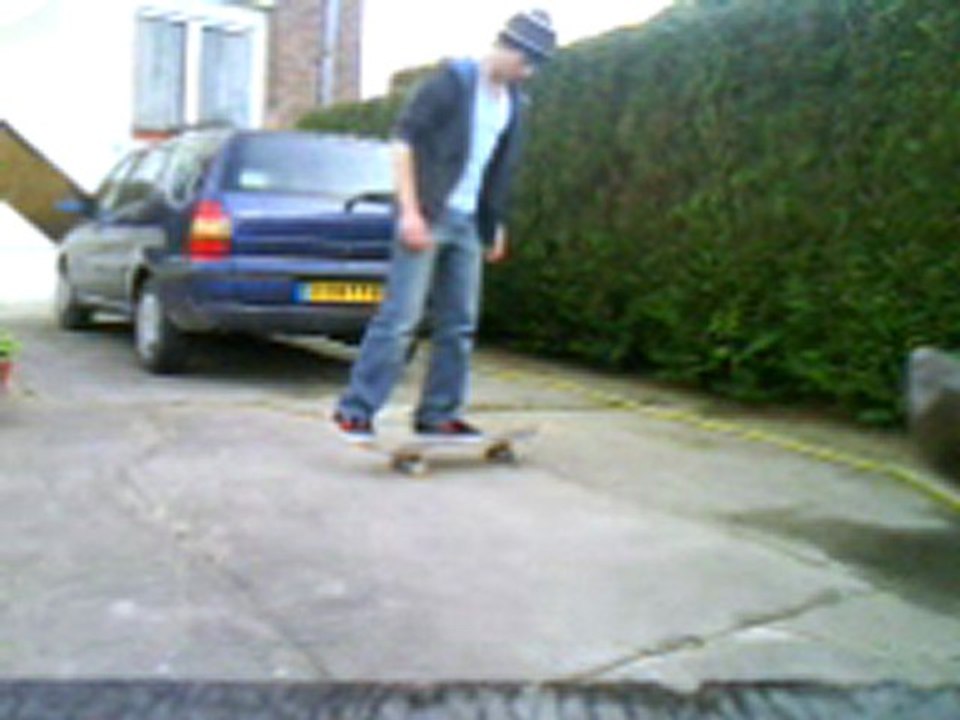 joli kick flip