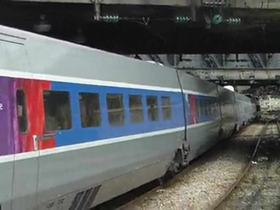 Paris Est Arrivée UM de TGV POS 4402 4418