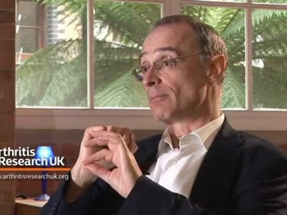 What does Arthritis Research UK do?