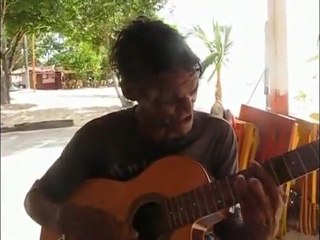 Mike de Mosqueiro canta em Inglês