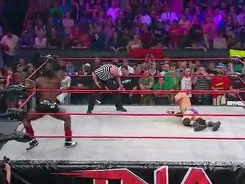 D'Angelo Dinero vs Desmond Wolfe 05/04/2010