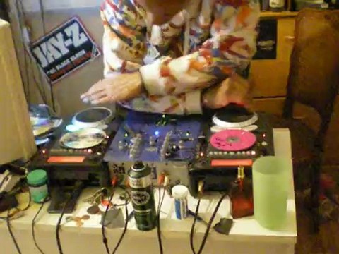 onecut ki fait des test de scratch avc ses platines ^^