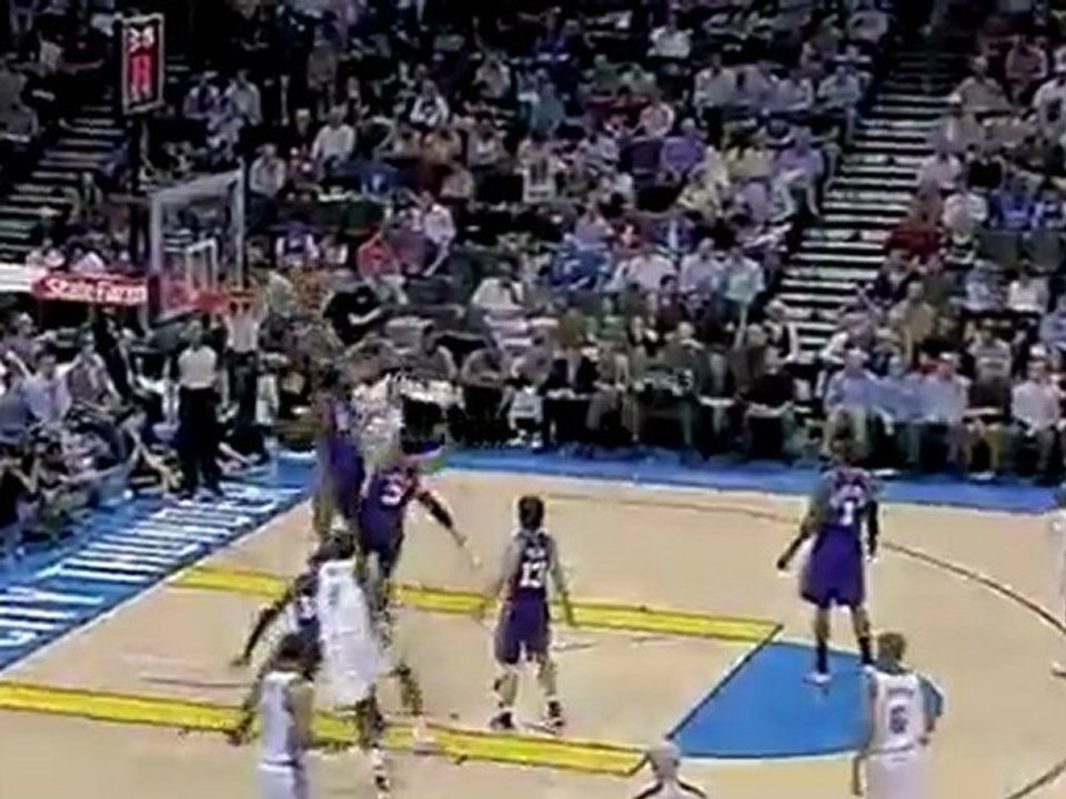 Kevin Durant scores 35 points and grabs nine rebounds as the