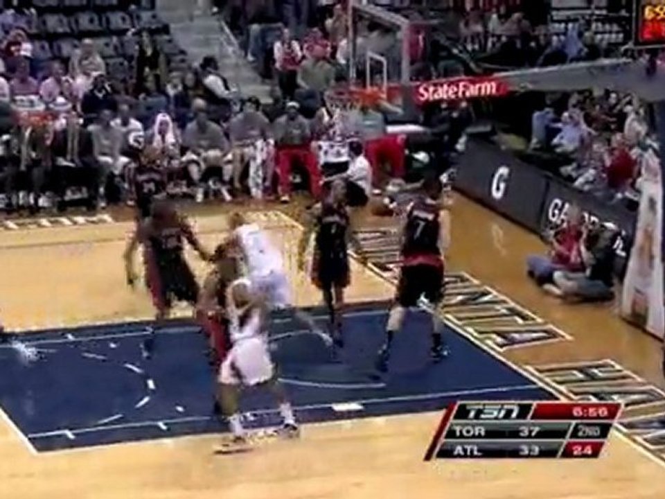 Maurice Evans takes the pass and finishes with a slam.