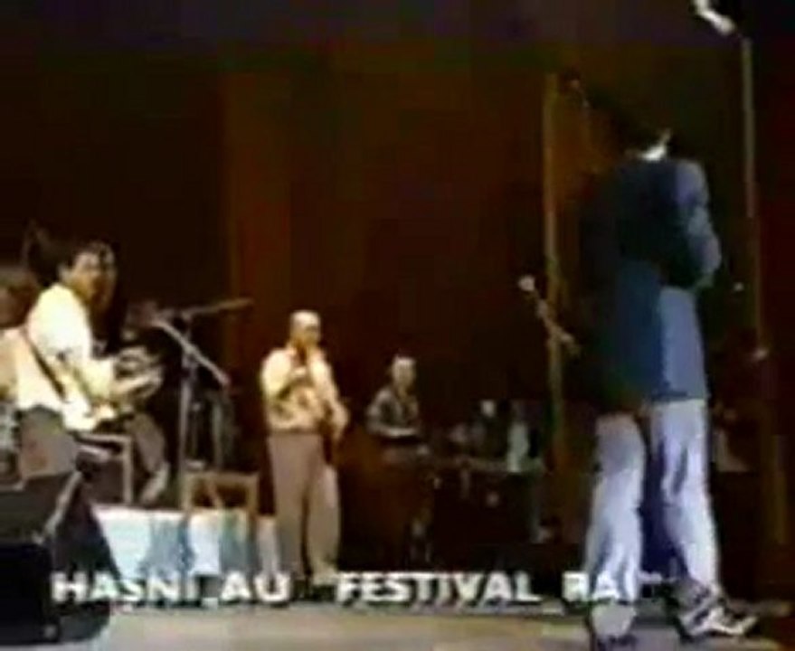 Cheb Hasni sur scene