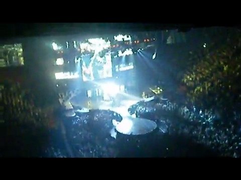 Nickelback - How You Remind Me @ Centre Bell