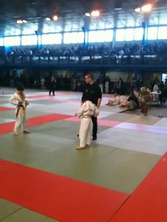ADAM JUDO (Bois Colombes 10avril 2010 )3e combat