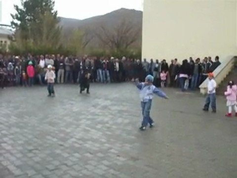 Çağlayan İlköğretim Okulu 1. Sınıf Ront- 23 Nisan 2009