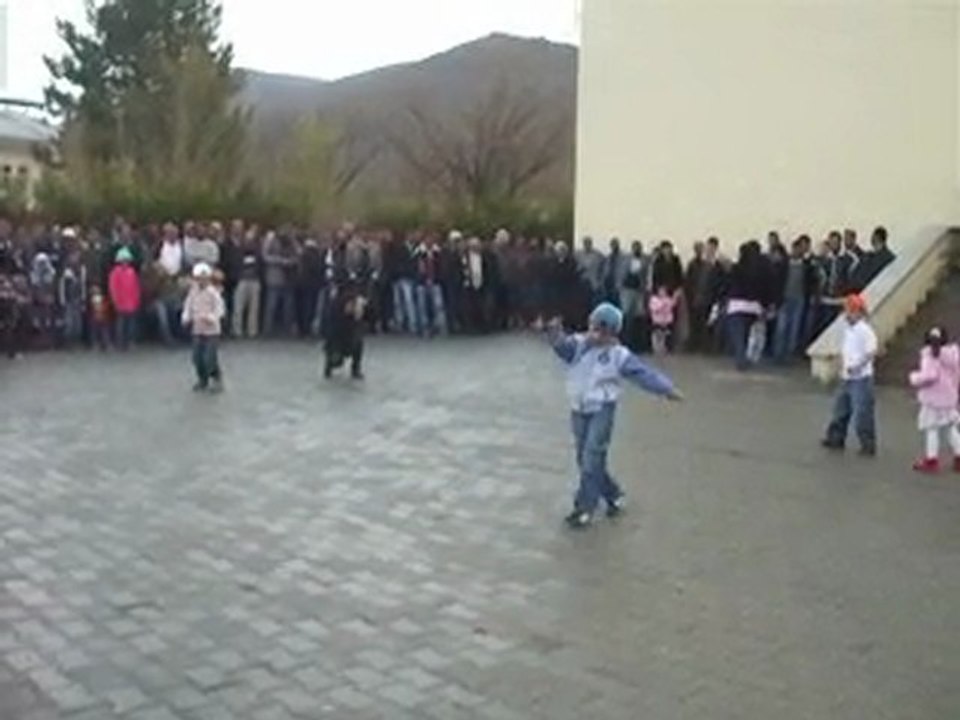 Çağlayan İlköğretim Okulu 1. Sınıf Ront- 23 Nisan 2009