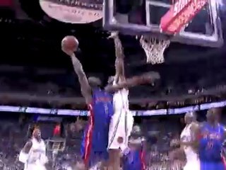 Theo Ratliff gets the big block on Ben Gordon.