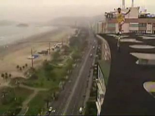 extrême vtt sur un toit