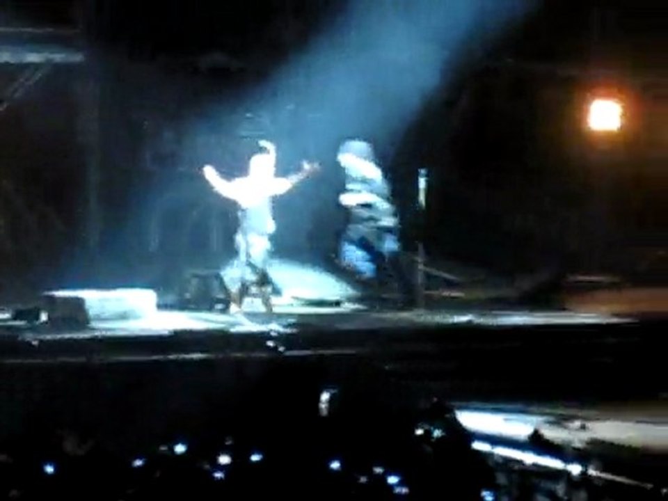 nantes lance d'eau et de serviette  de tom,georg et gustav