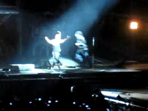 nantes lance d'eau et de serviette de tom,georg et gustav