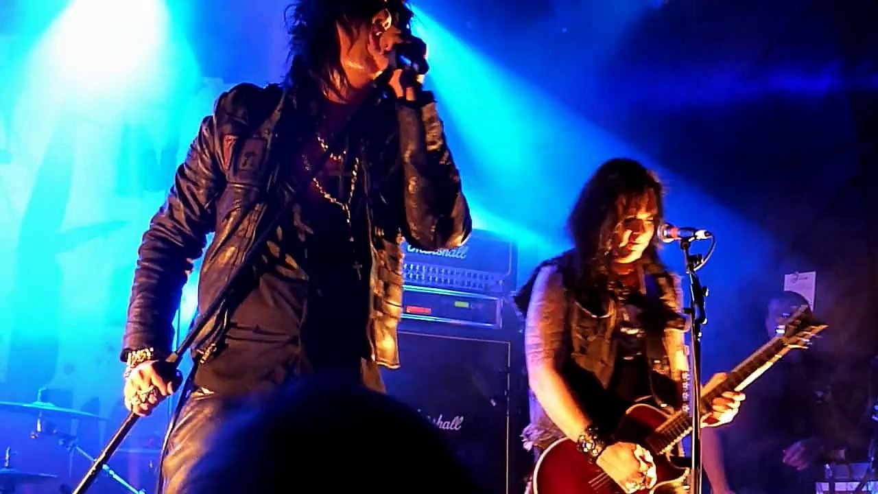 THE 69 EYES - Kiss Me Undead HD Live Paris 2010