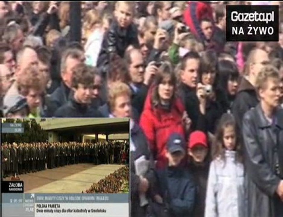 Warszawa stanęła w milczeniu