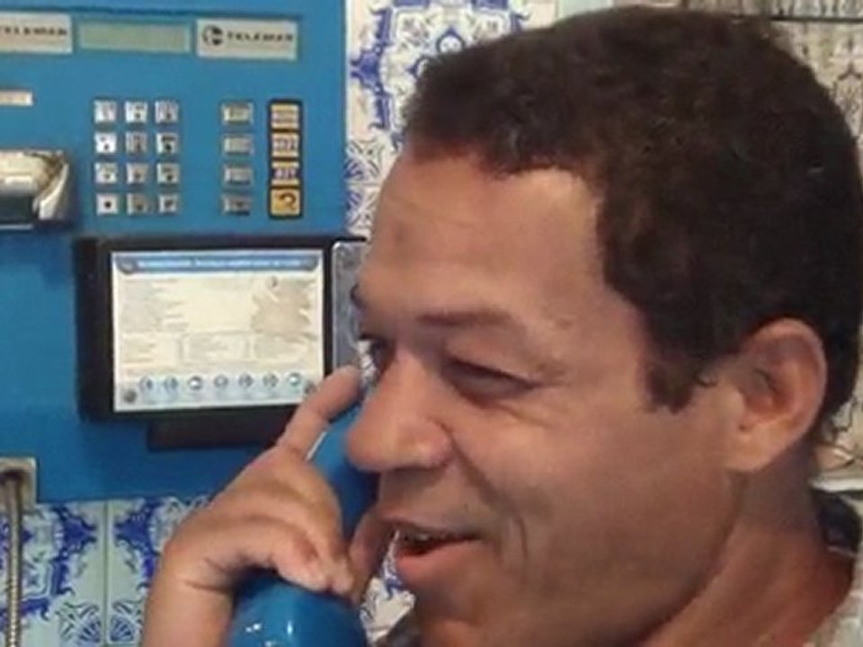 O téléfono J-2