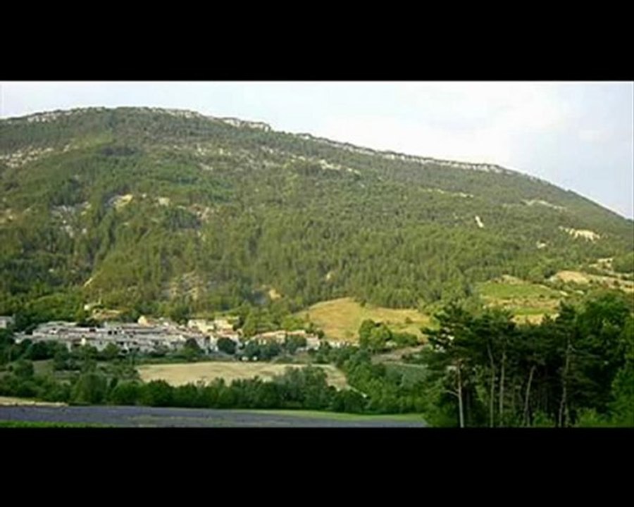 Les  crêtes de la montagne de Desse ( 26 Diois)