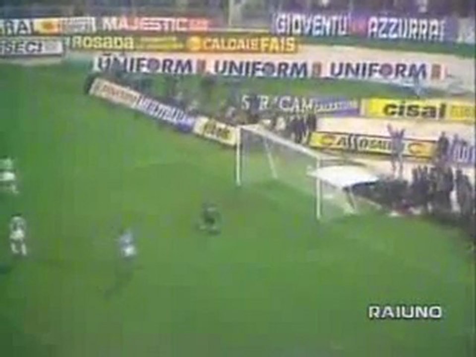 Napoles 3-0 Juventus Cuartos de Final Copa uefa...