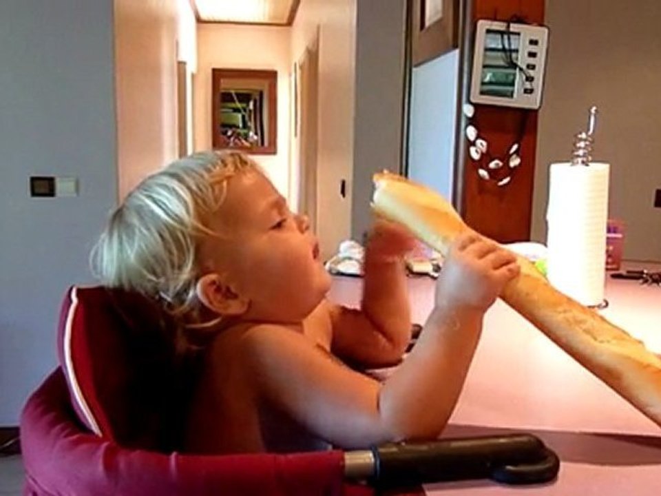 Fev, un p'tit bout de pain ?