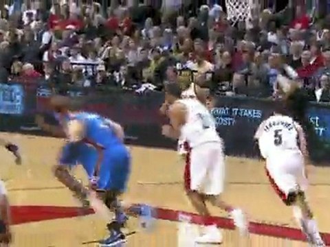 Rudy Fernandez finds LaMarcus Aldridge ahead on the break fo