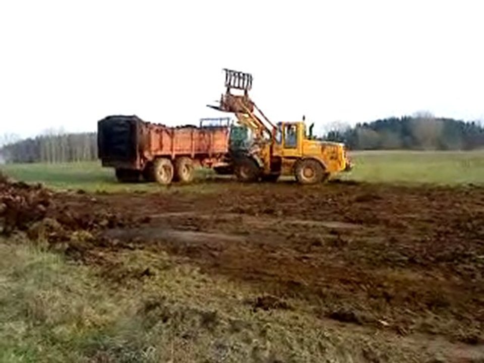 Fumier avec fendt 920 et 820 et jcb 414