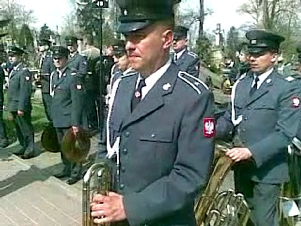 Uroczystości przed pomnikiem Ku Czci Ofiar Katynia na cmenta