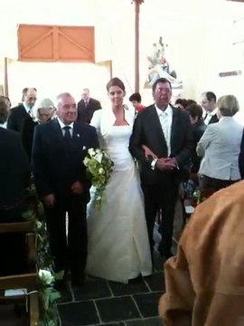 mariage deJean-Baptiste et Mélody Entrée à l'église 10/4/10