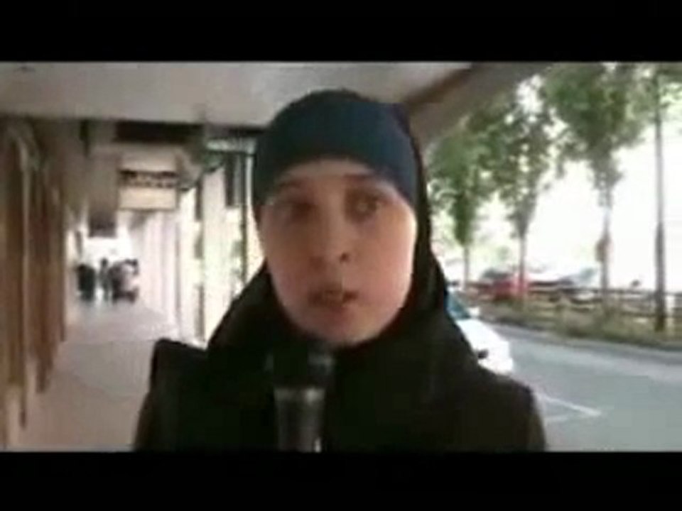 Une Jeune Femme Refoulée à La Société Générale - Video