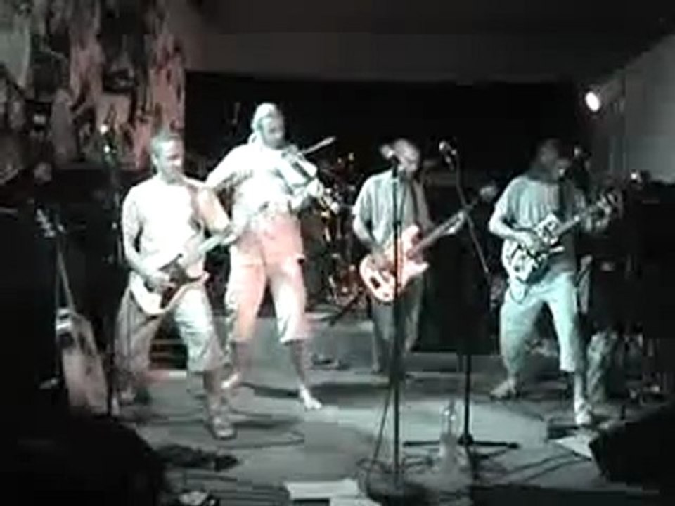 EKLYPS - Don't mix up your feet