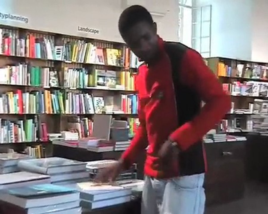 Mara Niang: Still Video "Mozart ist ein Afrikaner"