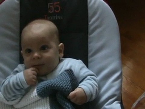 33 - Nathan qui sourit le matin - 13 Avril 2010