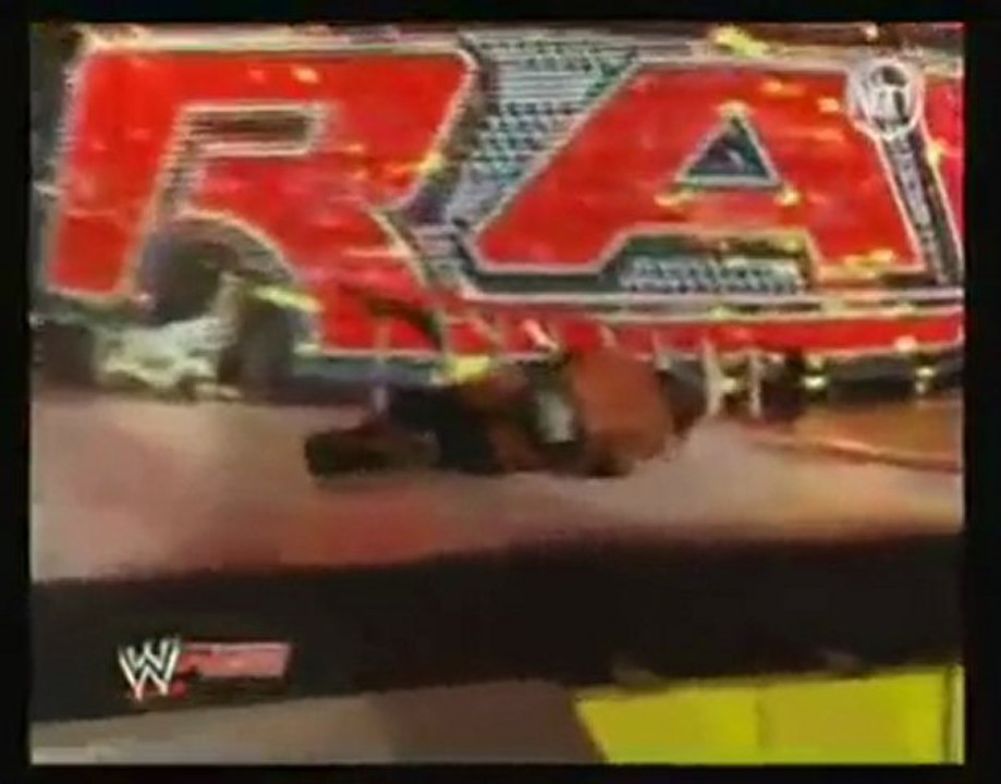 Randy Orton VS Triple H pour le titre de la WWE (Last Man Standing Match).mp4