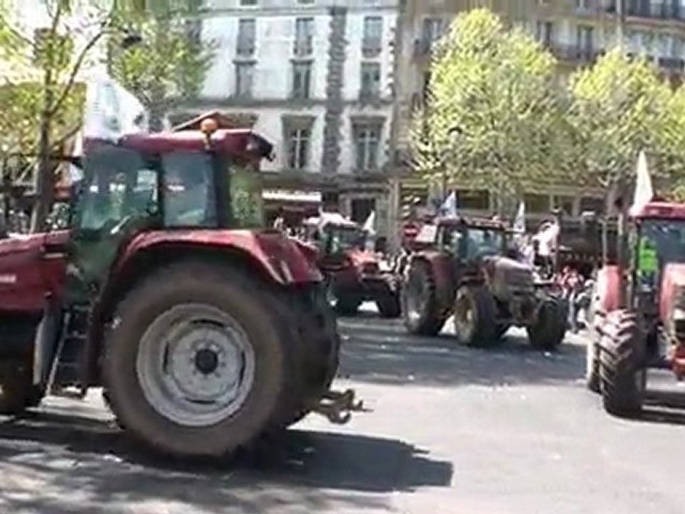 Des tracteurs dans Paris