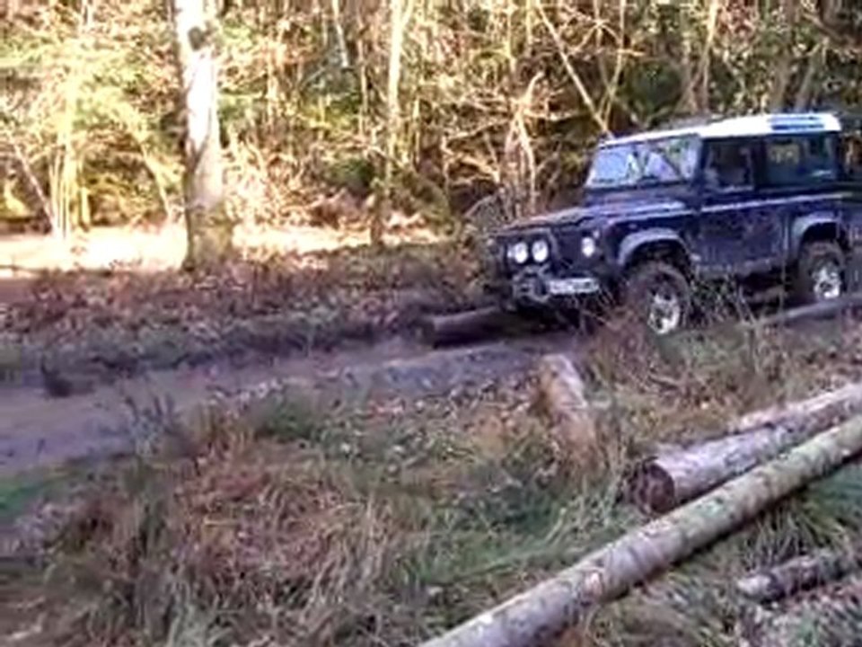 Jean Land Rover Defender Bourbier Rando Beaujolais 101