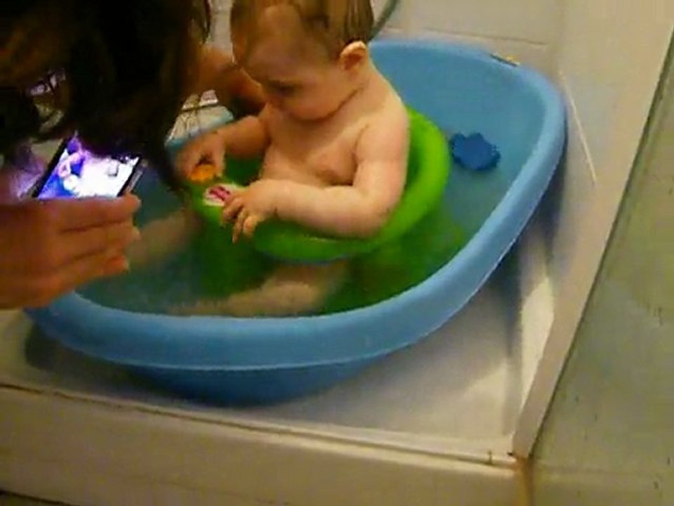 le bain avec tatie nanie !