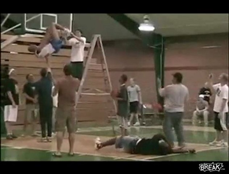 Smaç yaparken potada mahsur kaldı -)