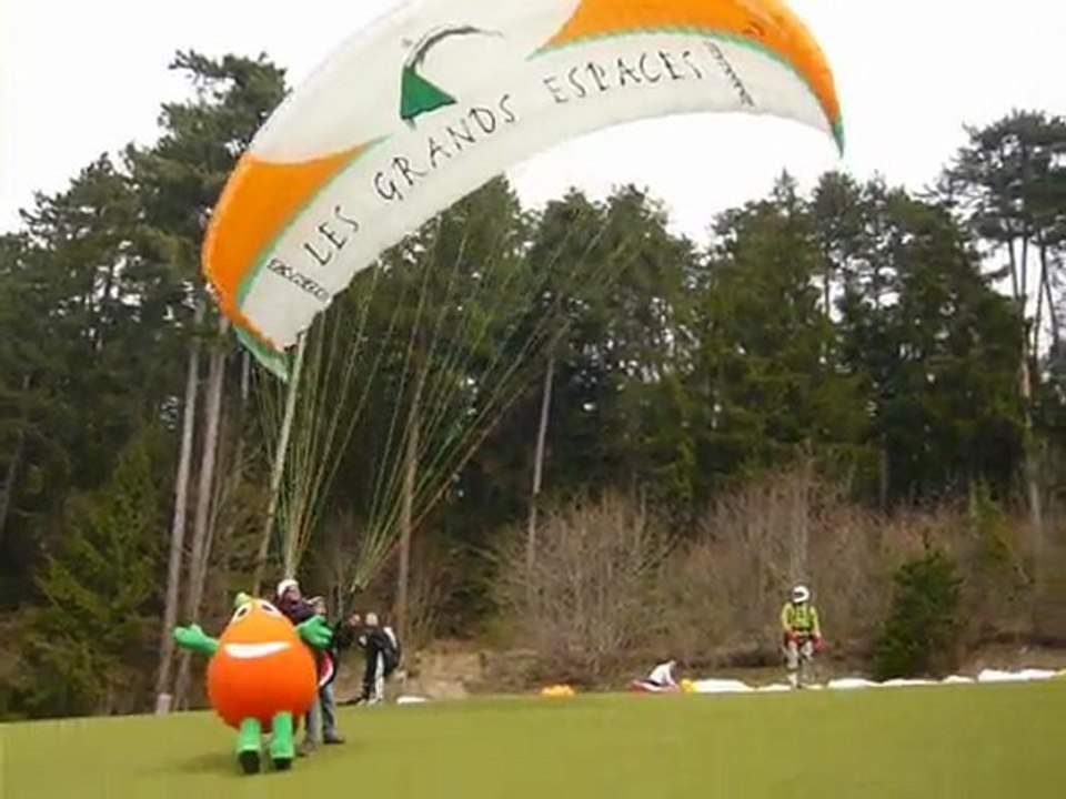 Bapteme de parapente pour leo le lysosome
