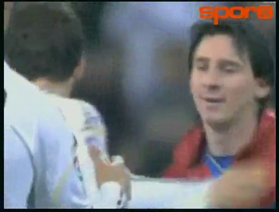 L.Messi'nin C.Ronaldo'ya hareketi-mutlaka izleyin