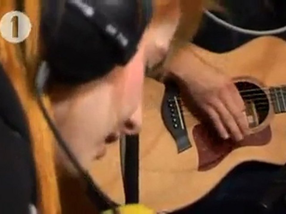 Paramore- Use Somebody Kings Of Lion (live)